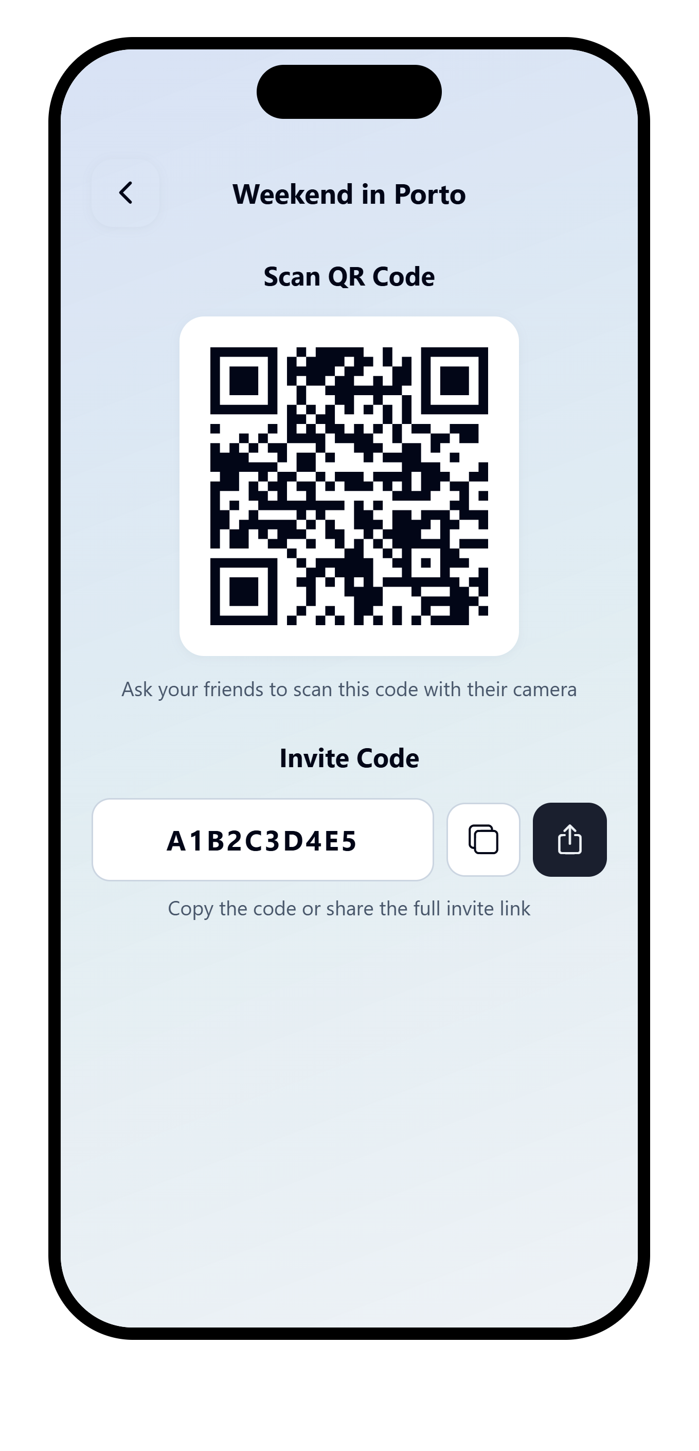 VAKKA invitation screen with a QR code and invite code for Weekend in Porto.